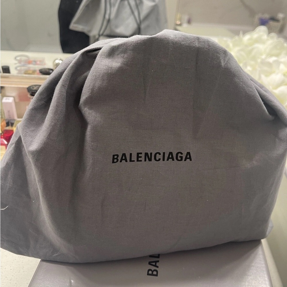 Balenciaga White Croc-Embossed Crossbody Bag - Picture 6 of 13